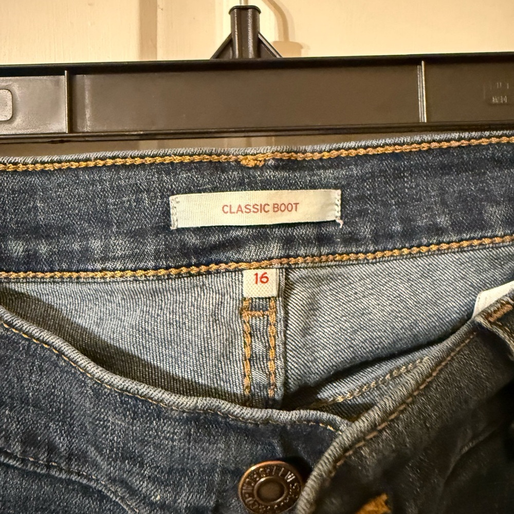 Levi's classic boot cut jeans